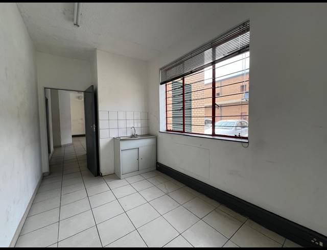 529M² WAREHOUSE TO LET IN STRIJDOMPARK